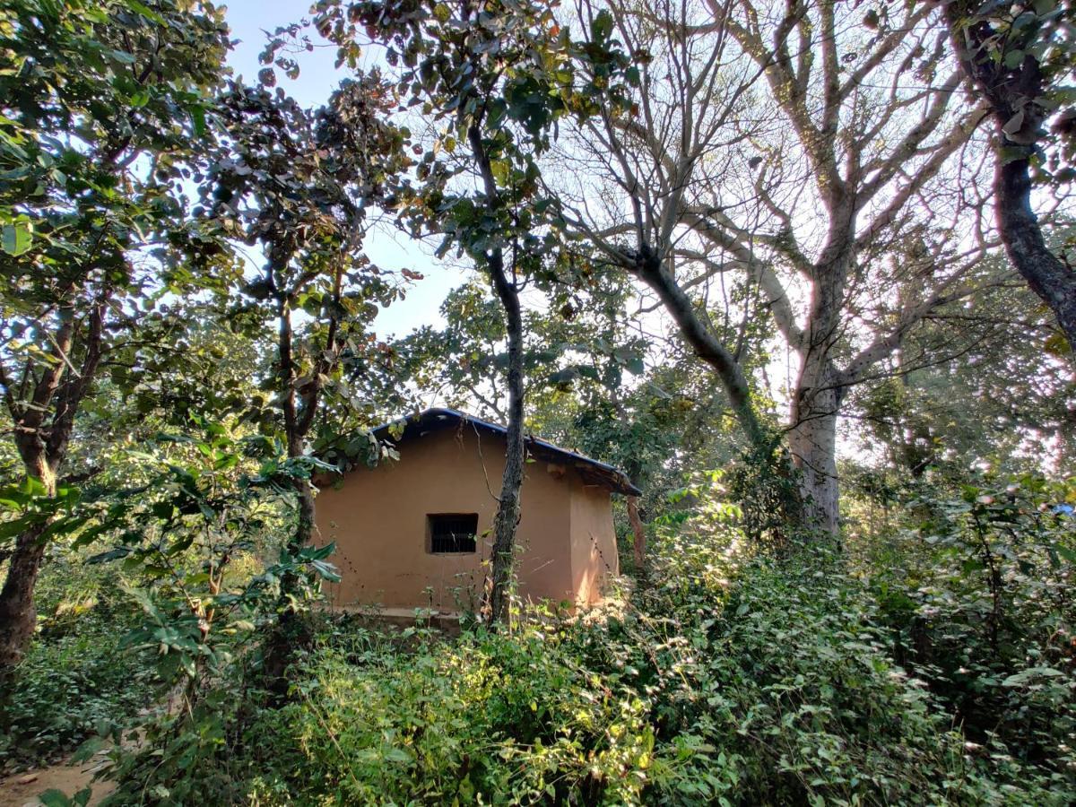 Surwahi Social Ecoestate Kanha Bagian luar foto
