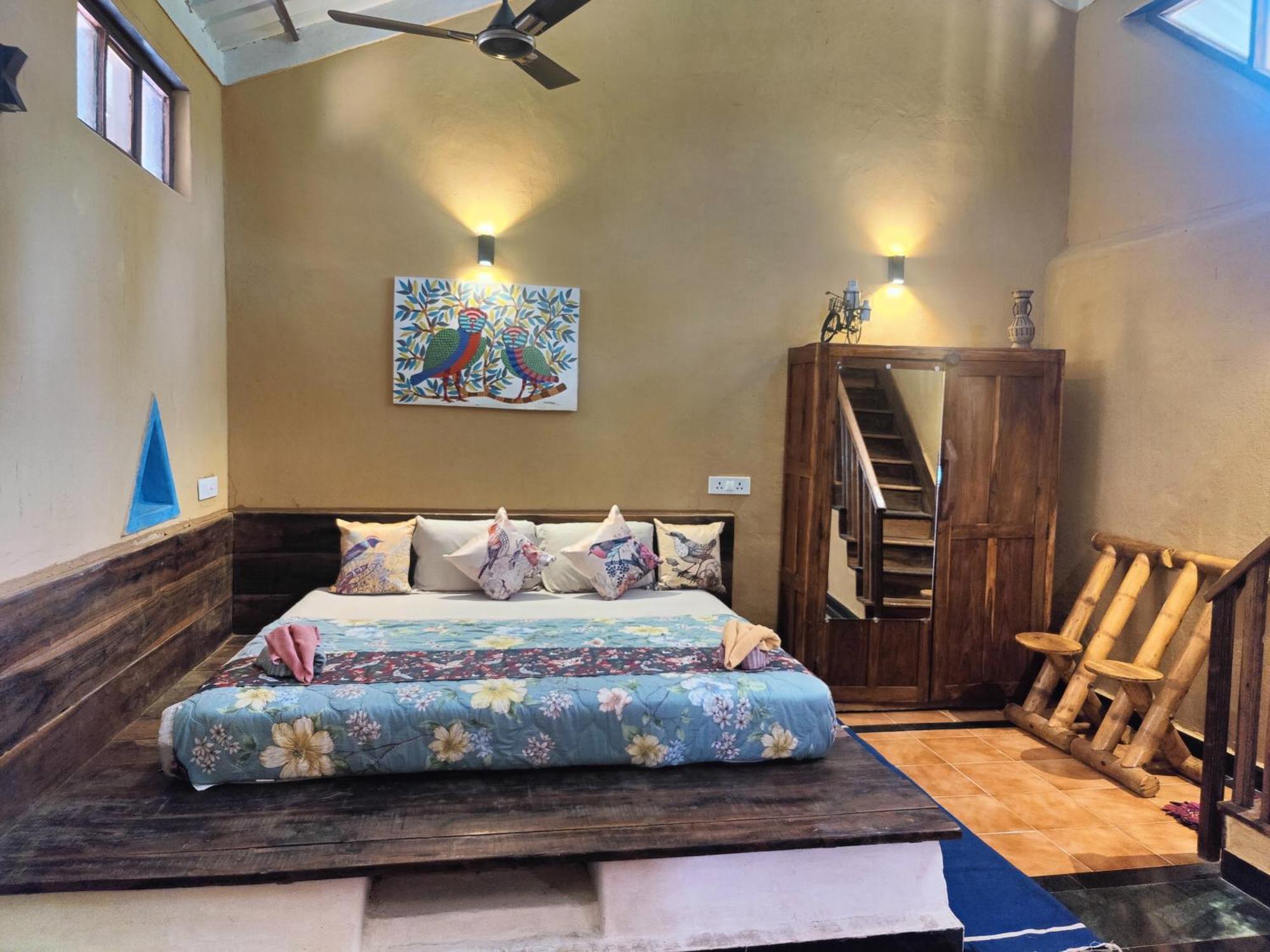 Surwahi Social Ecoestate Kanha Bagian luar foto