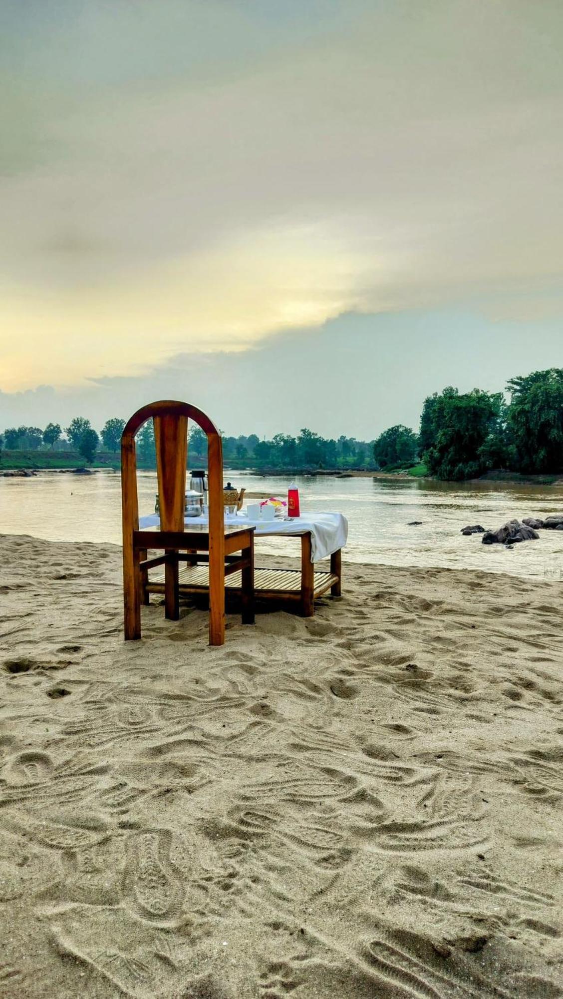 Surwahi Social Ecoestate Kanha Bagian luar foto