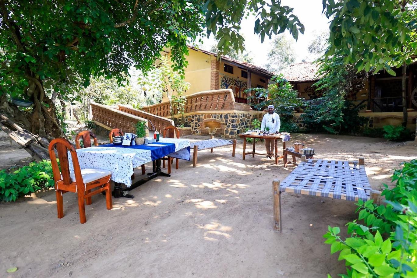 Surwahi Social Ecoestate Kanha Bagian luar foto
