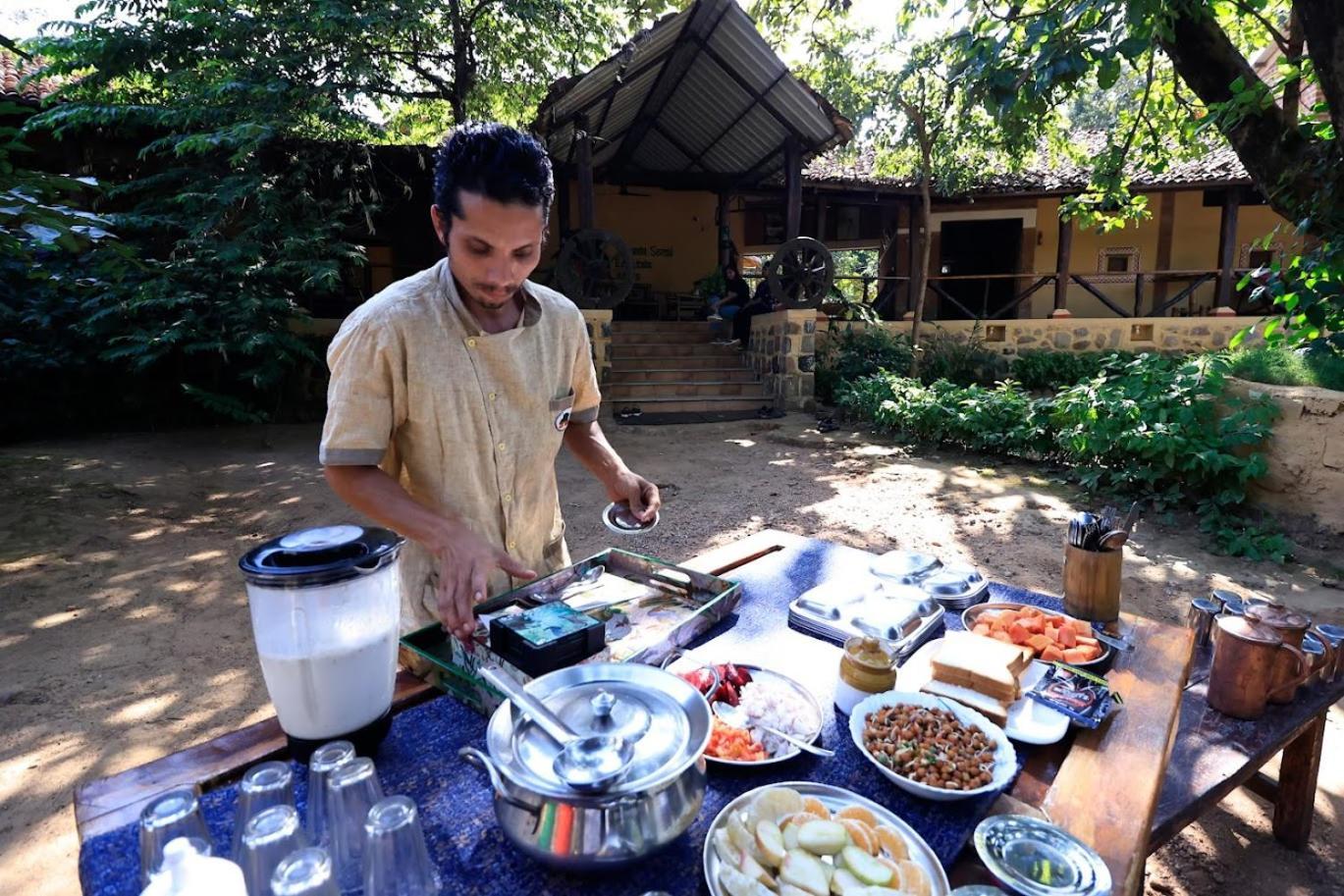 Surwahi Social Ecoestate Kanha Bagian luar foto